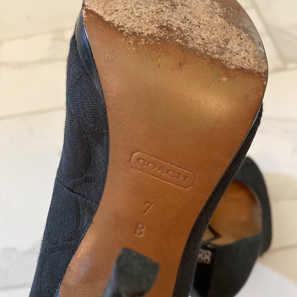 Coach Signature pumps Size 7B. Black with 3” heel. Gently used. No box. - Picture 11 of 11